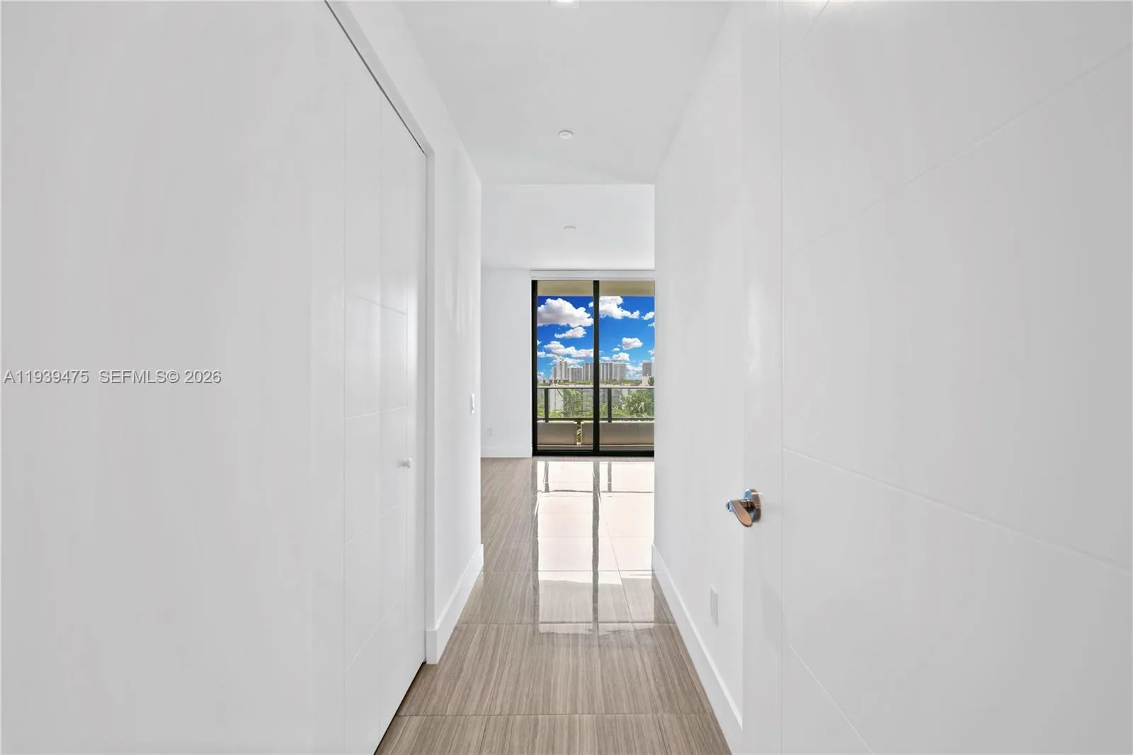 2960 NE 207th St # 817, Aventura, FL 33180 photo 6