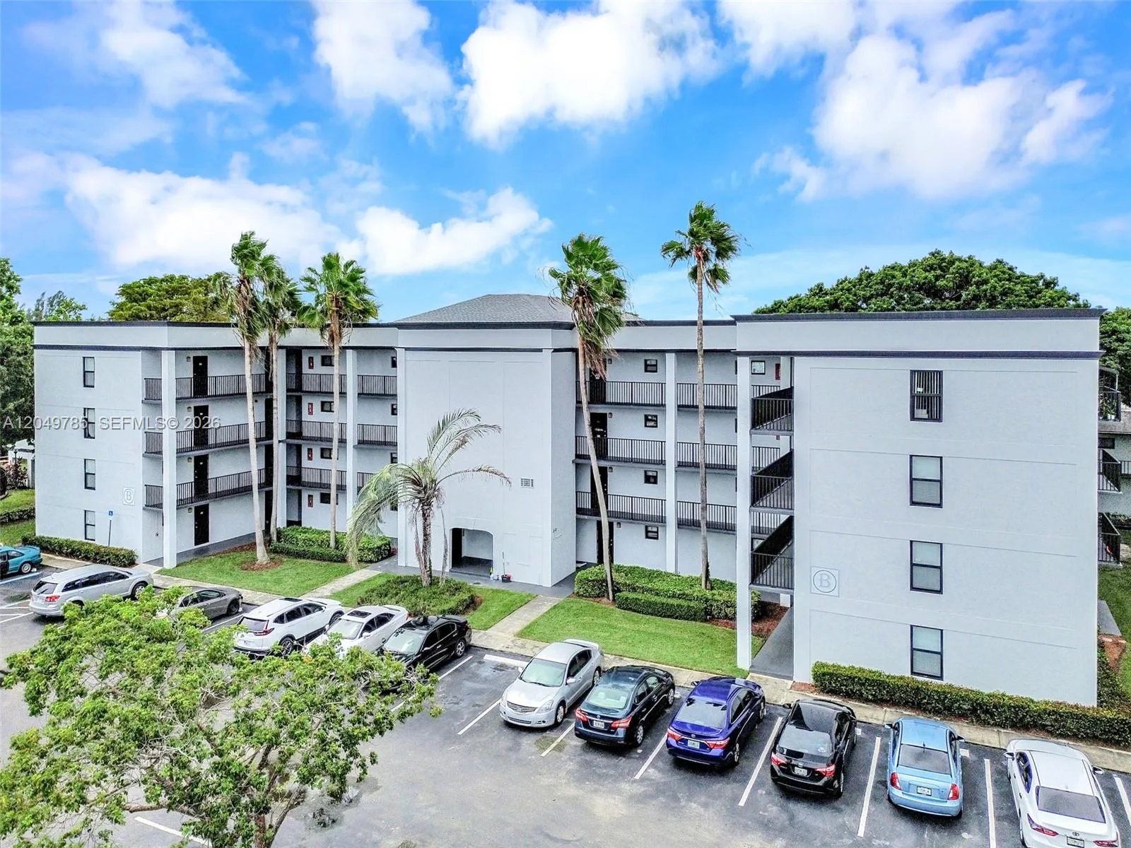 7550 Stirling Rd # C203, Davie, FL 33024