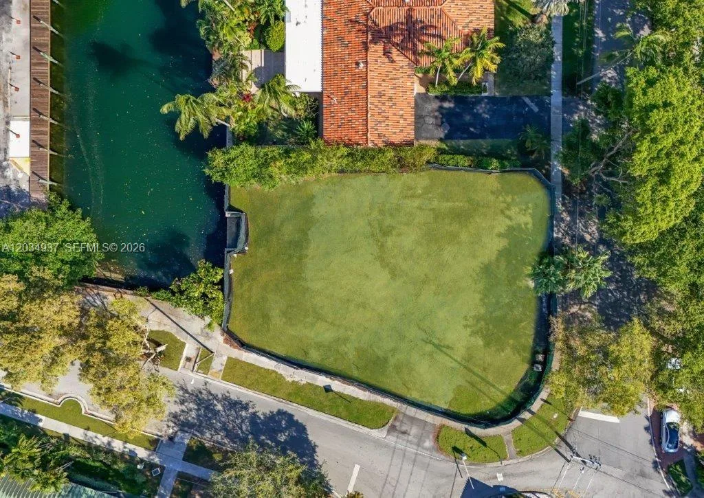 1805 Ixora Rd, North Miami, FL 33181 photo 3