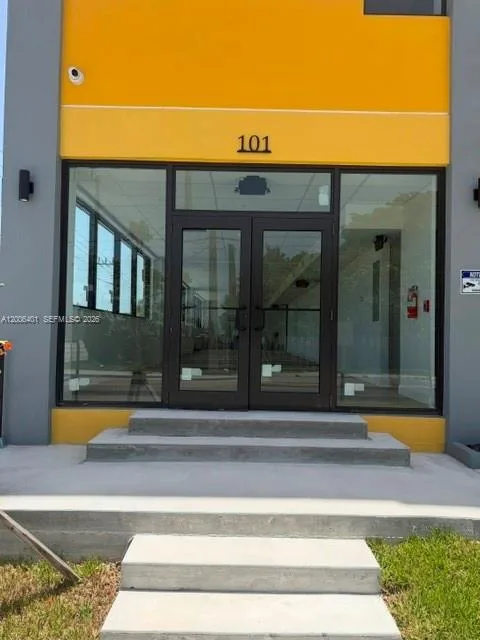 1020 NW 2nd Ave # 101, Hallandale Beach, FL 33009