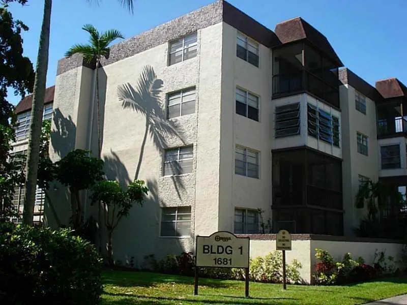 1681 NW 70th Avenue # 403, Plantation, FL 33313