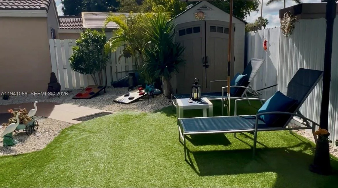 8618 SW 161st Pl, Miami, FL 33193 photo 4