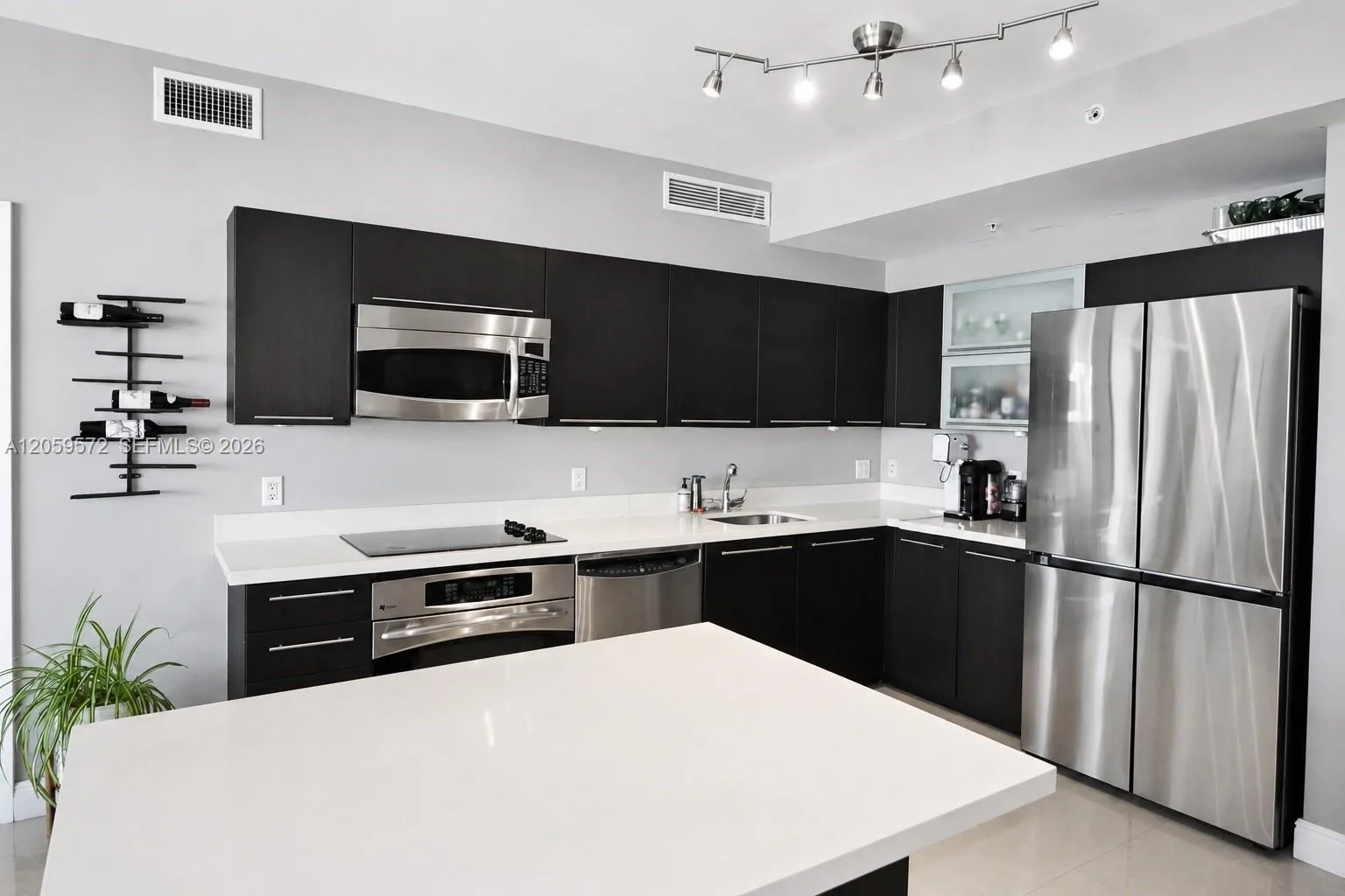 90 SW 3rd St # 3212, Miami, FL 33130 photo 4