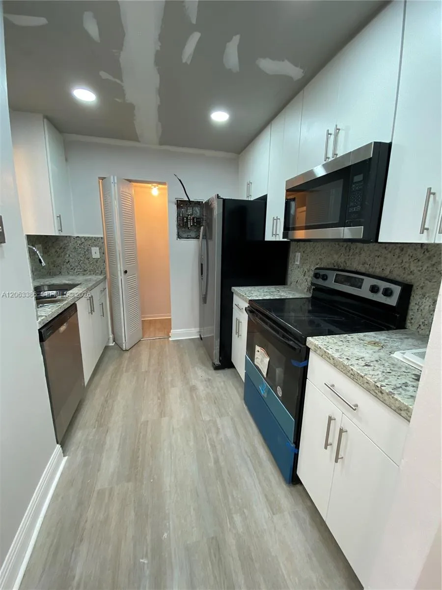556 NW 114th Ave # 203, Sweetwater, FL 33172
