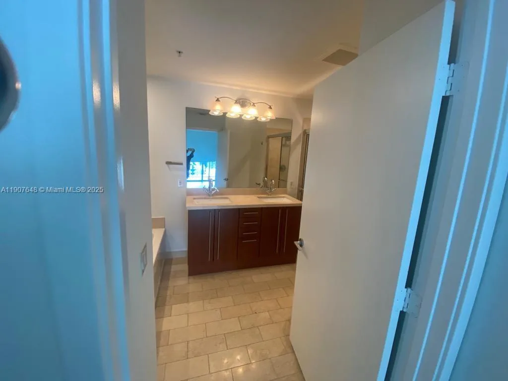 1111 SW 1st Ave # 2217-N, Miami, FL 33130 photo 5
