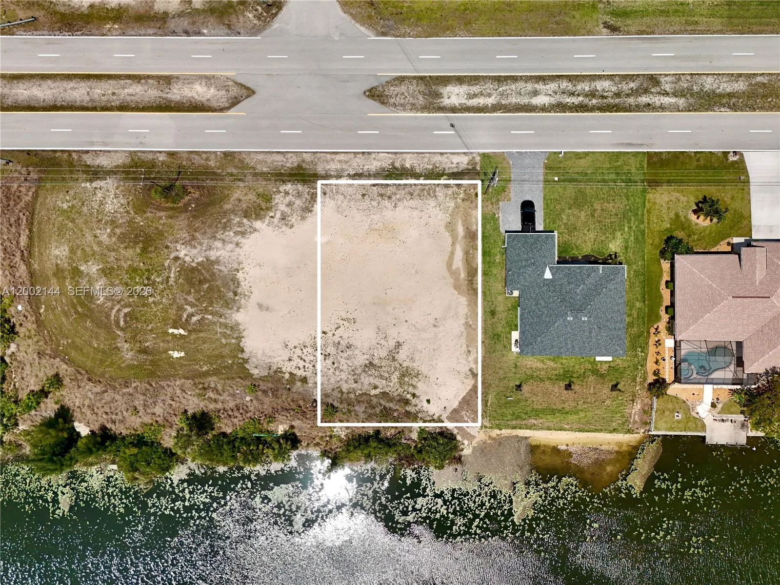 900 VOGIANTZIS PKWY, Cape Coral, FL 33909