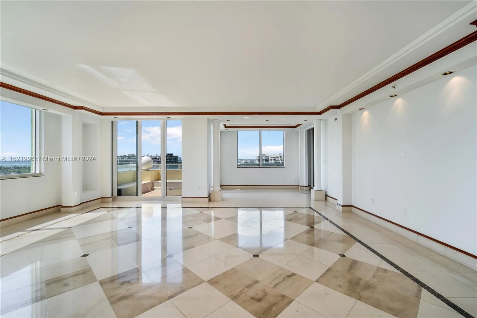 Grand Bay Residences – photo 20