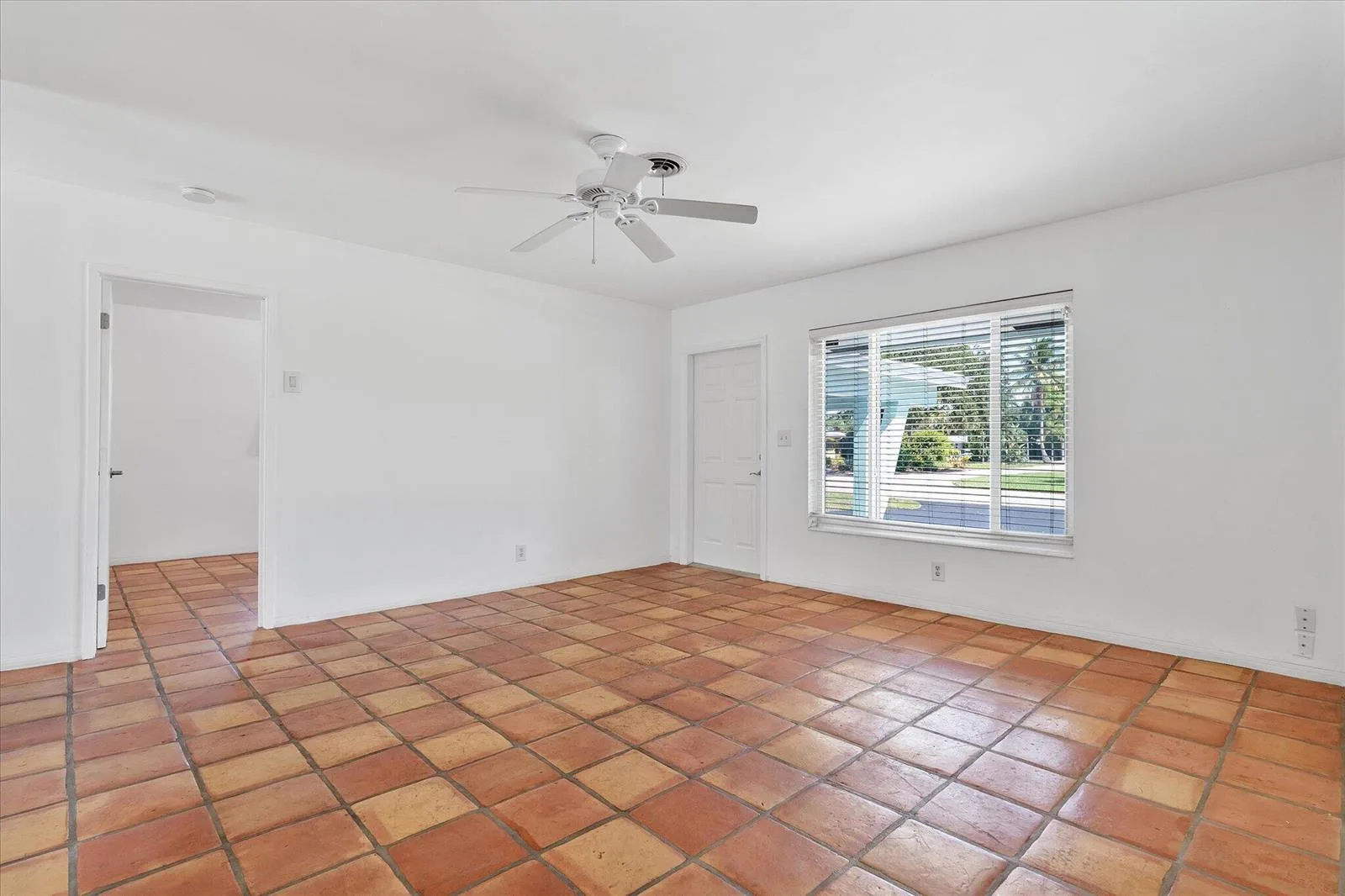1400 NE 42nd Court, Oakland Park, FL 33334 photo 5