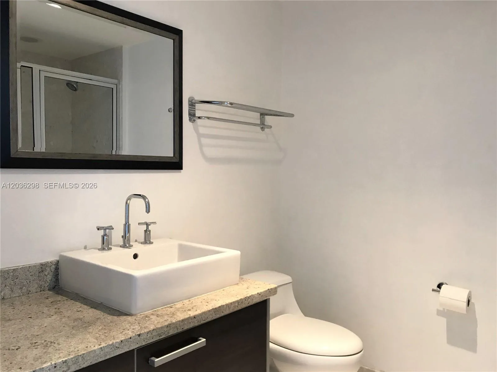 185 SW 7th St # 3806, Miami, FL 33130 photo 5