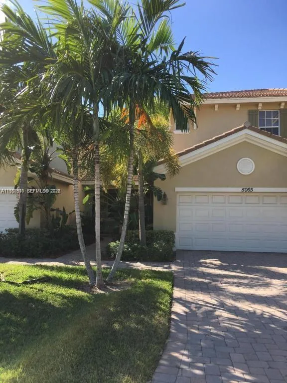 5065 Dulce Ct, Palm Beach Gardens, FL 33418
