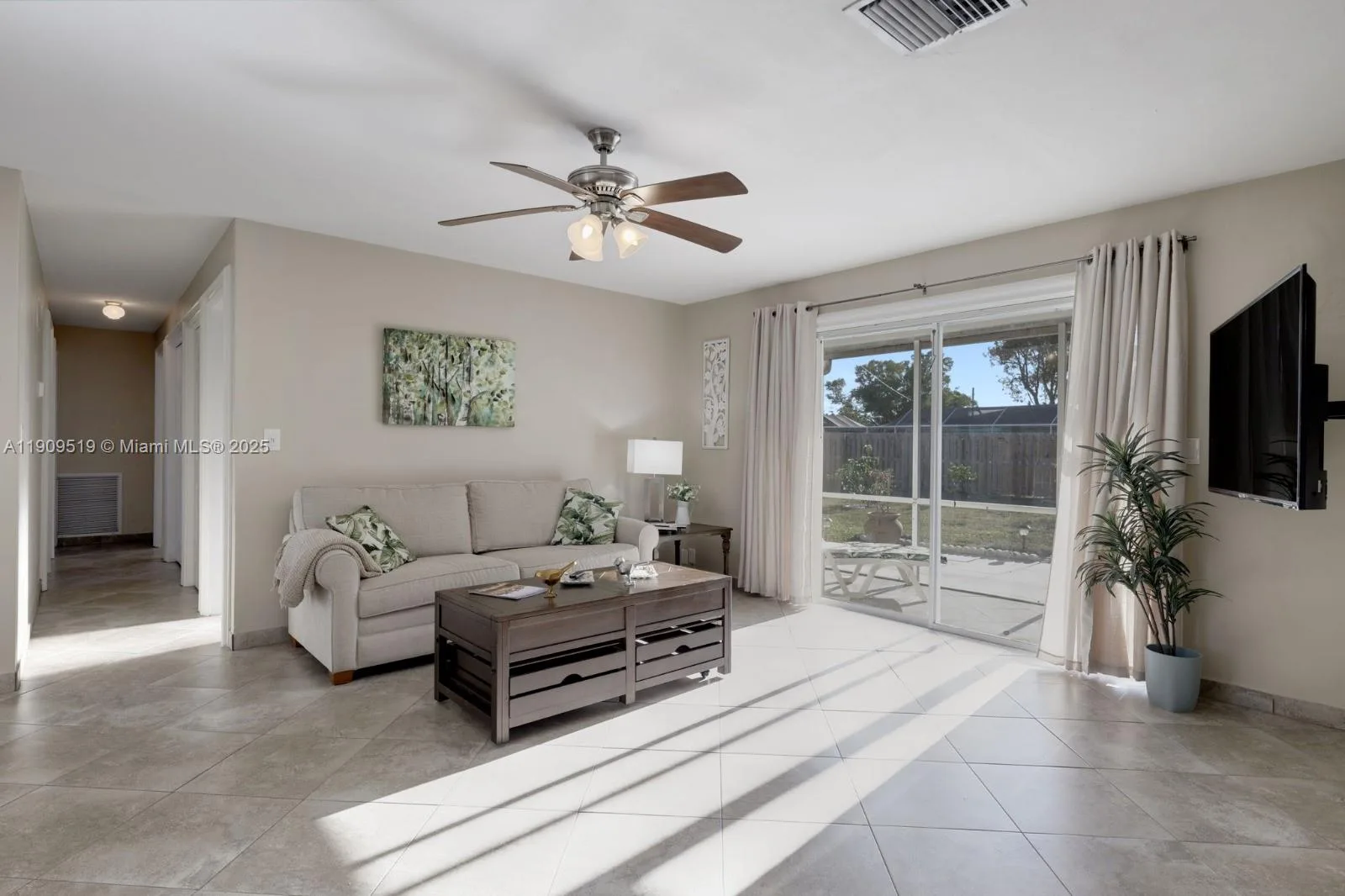 2636 SE 18th Ave, Cape Coral, FL 33904 photo 2