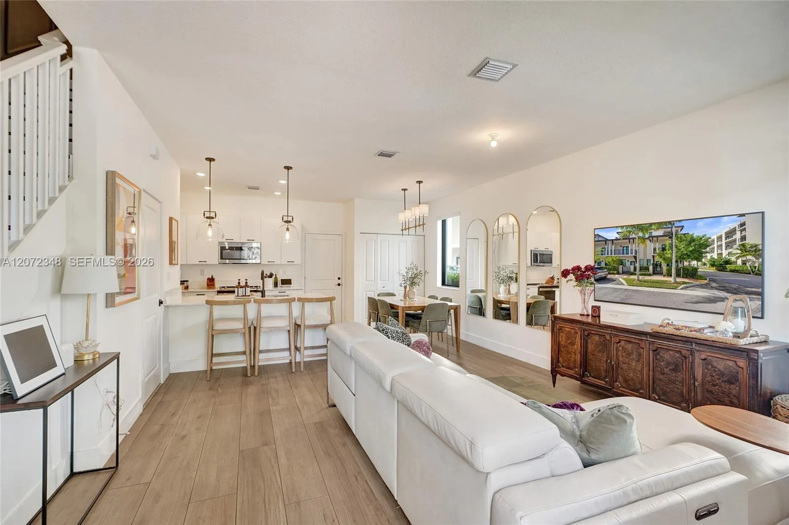 8166 NW 42nd St, Doral, FL 33166