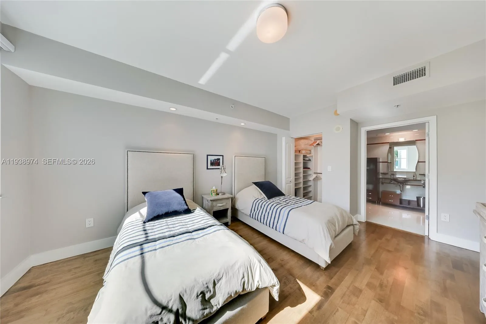 110 Washington Ave # 2606, Miami Beach, FL 33139 photo 10