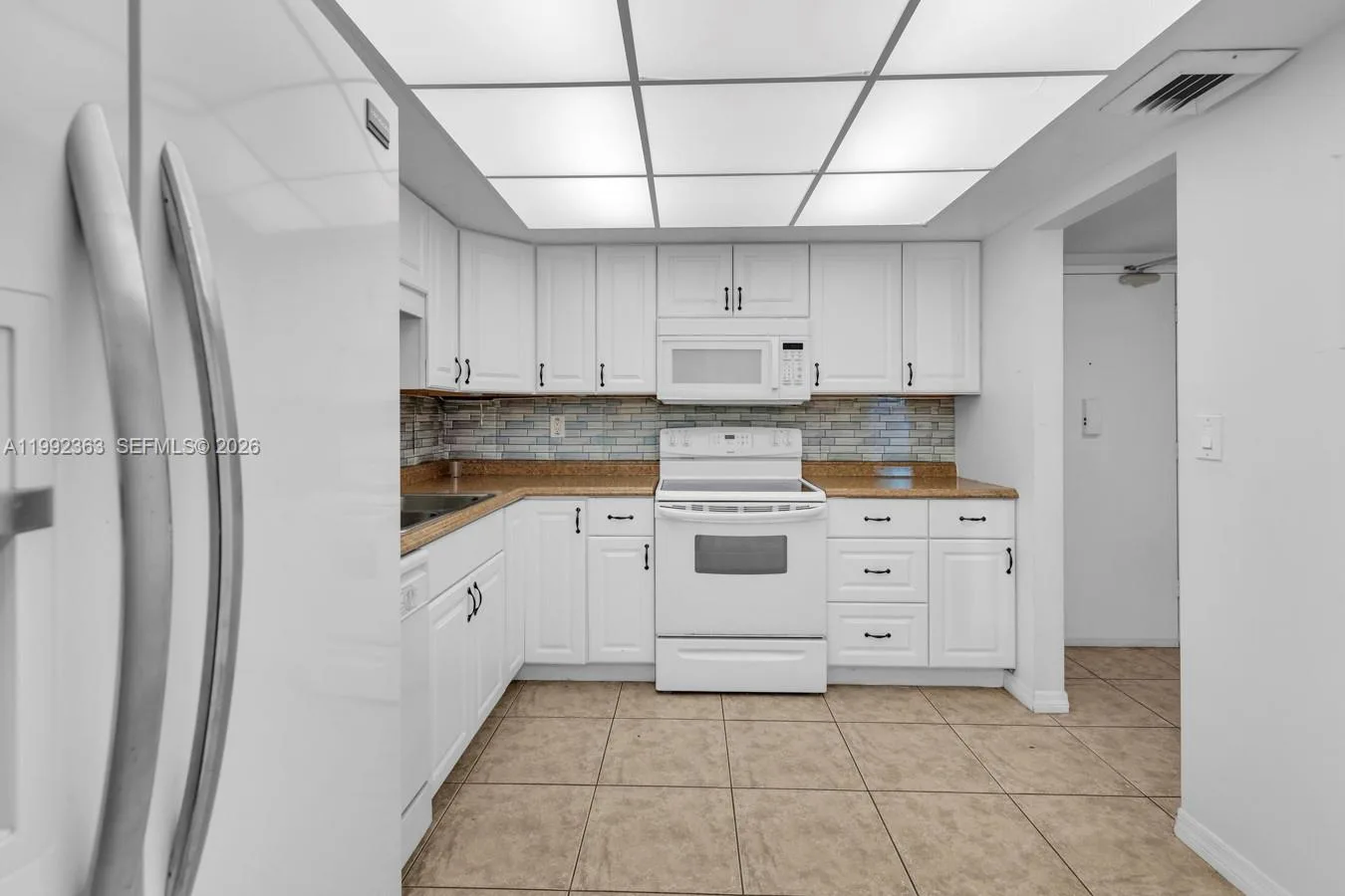 18011 Biscayne Blvd # 903, Aventura, FL 33160 photo 2