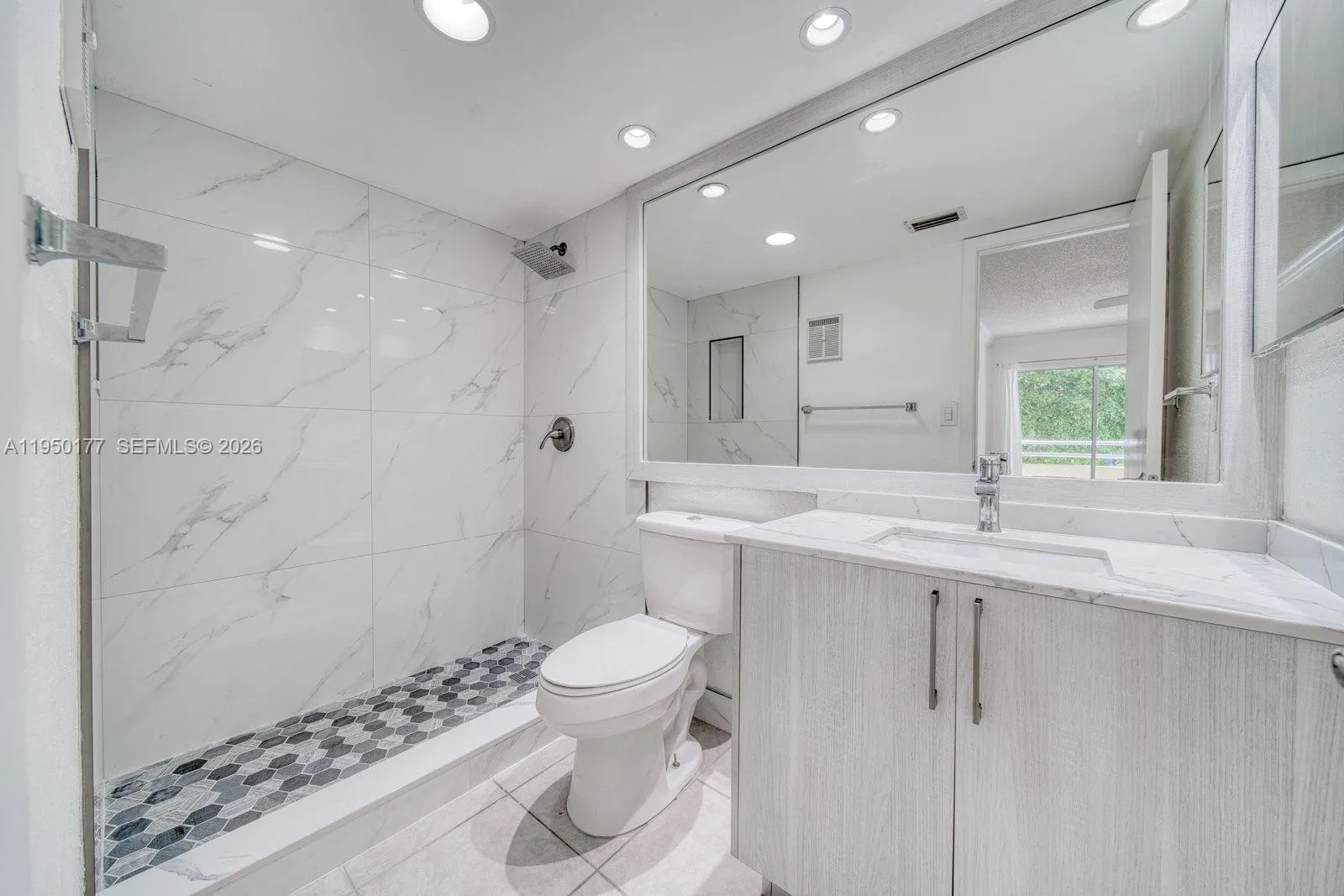 10795 SW 108th Ave # 304, Miami, FL 33176 photo 4
