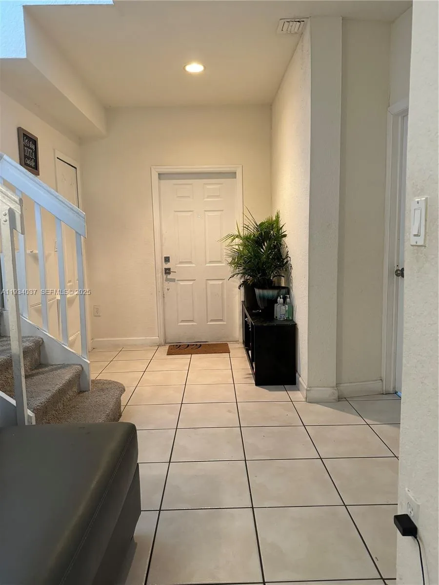 1043 SE 23rd Ave, Homestead, FL 33035 photo 10