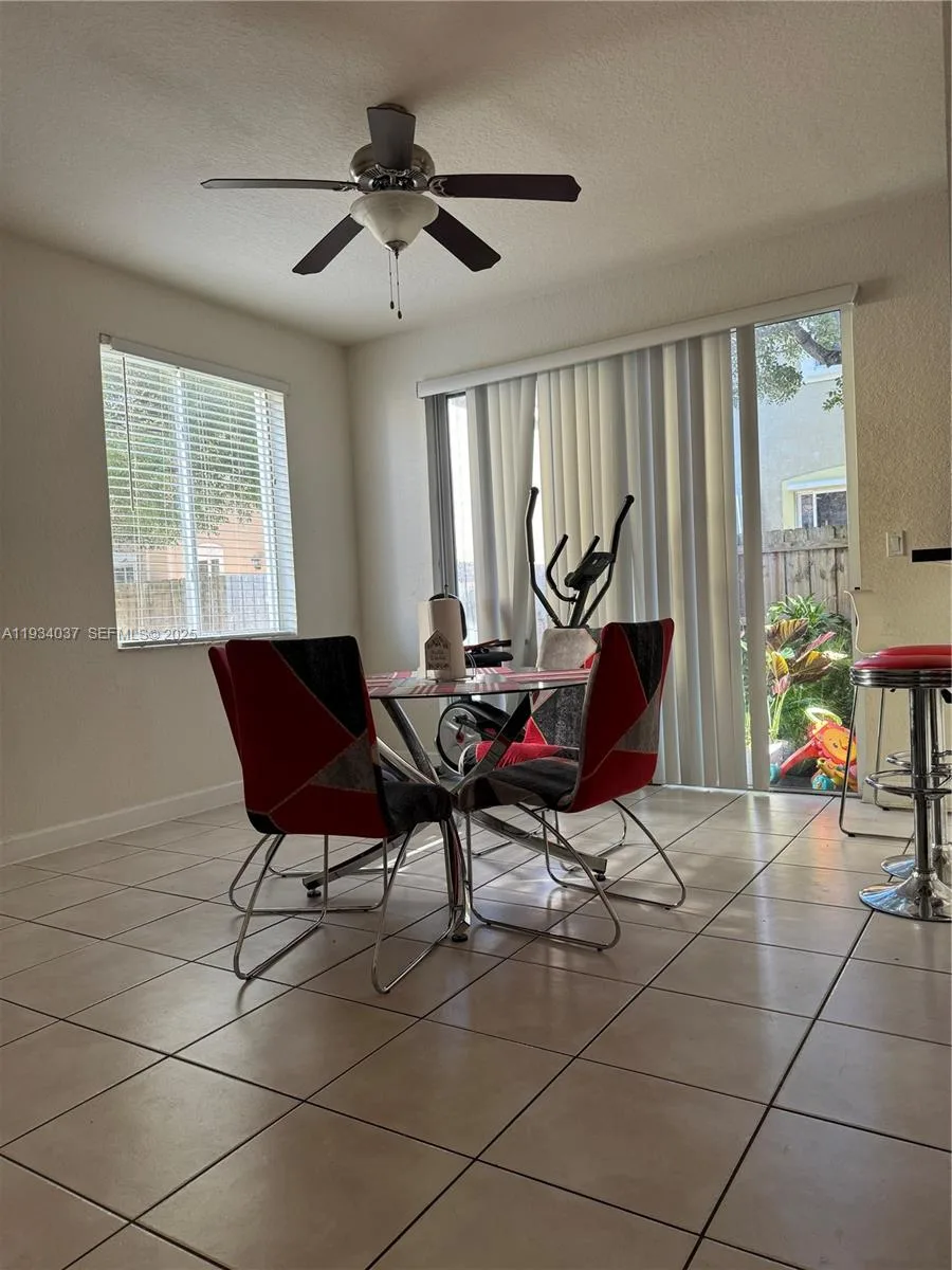1043 SE 23rd Ave, Homestead, FL 33035 photo 12