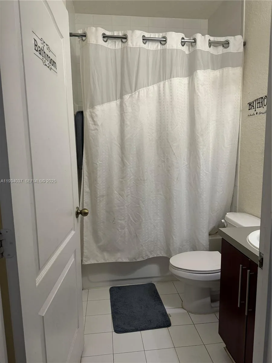 1043 SE 23rd Ave, Homestead, FL 33035 photo 13