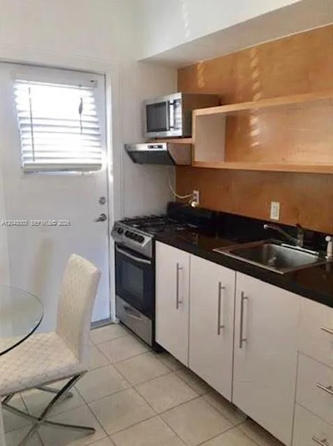 503 74th St # B3, Miami Beach, FL 33141 photo 4