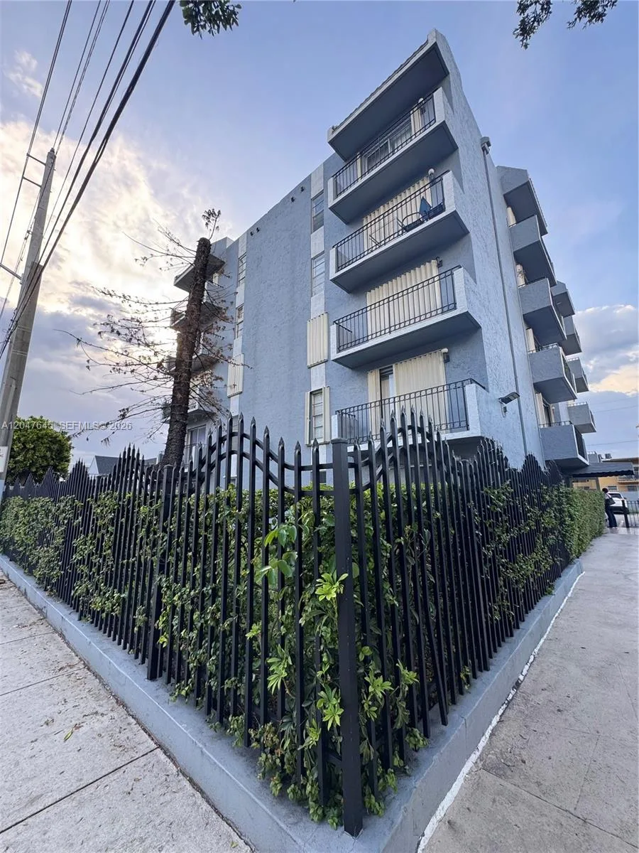 1933 SW 7th St # 504, Miami, FL 33135 photo 2