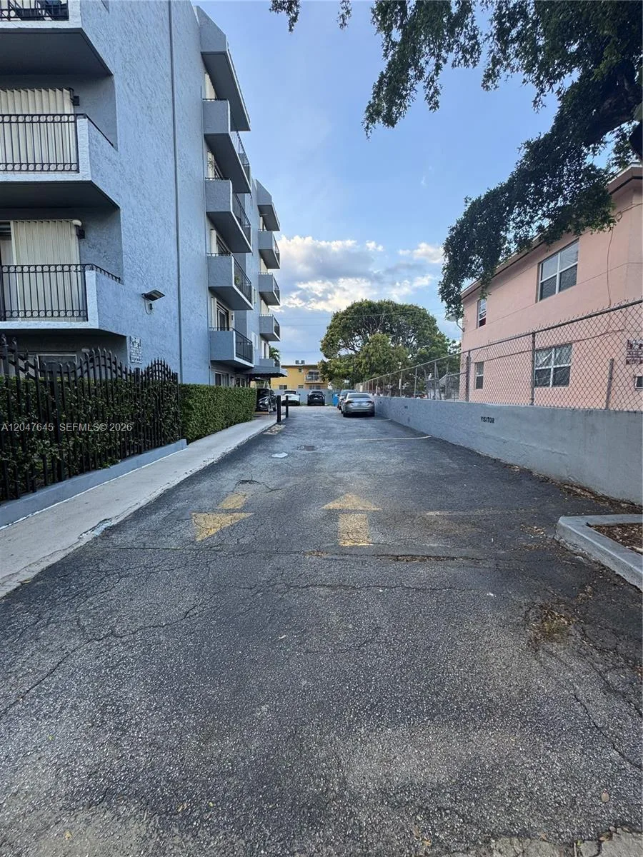 1933 SW 7th St # 504, Miami, FL 33135 photo 4