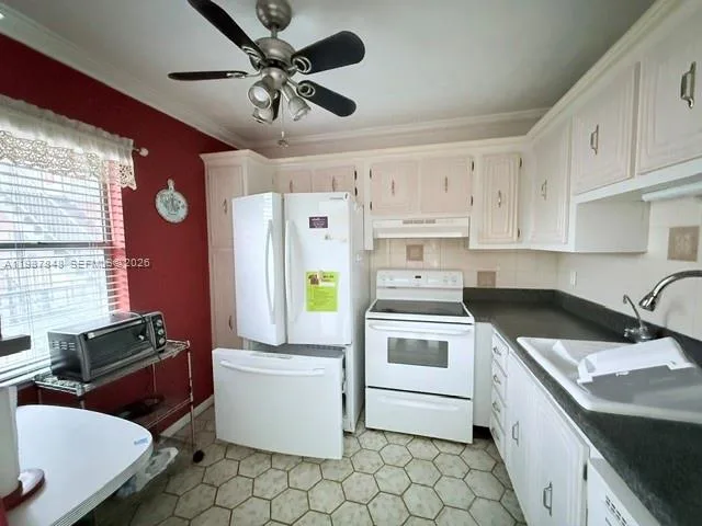 2841 Somerset Dr # 305, Lauderdale Lakes, FL 33311 photo 3