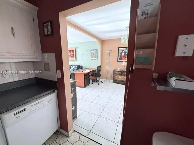 2841 Somerset Dr # 305, Lauderdale Lakes, FL 33311 photo 5