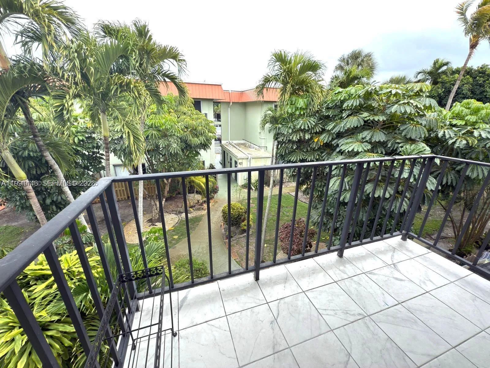 805 W Oakland Park Blvd # D19, Oakland Park, FL 33311 photo 2