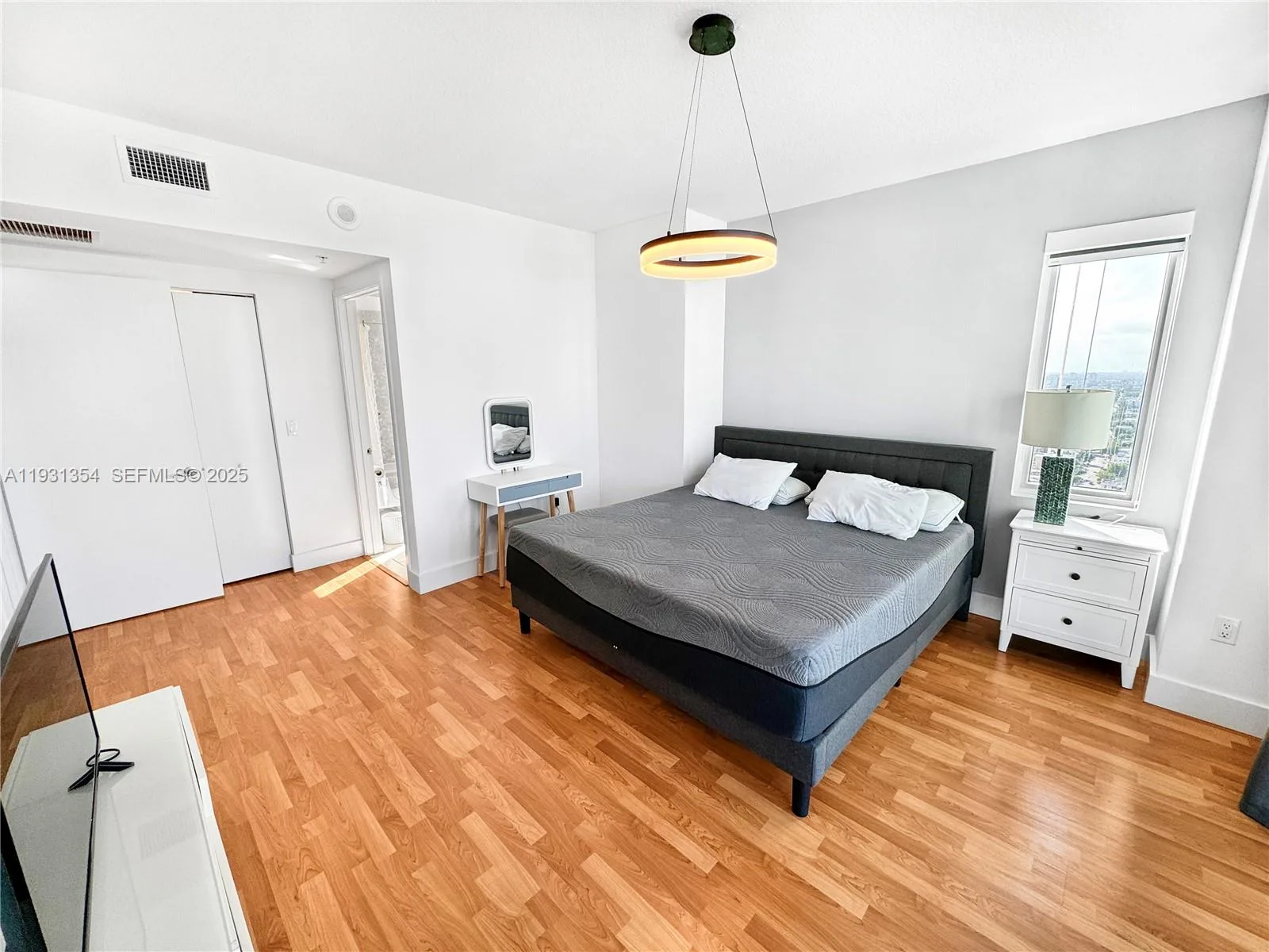 185 SW 7th St # 2701, Miami, FL 33130 photo 12