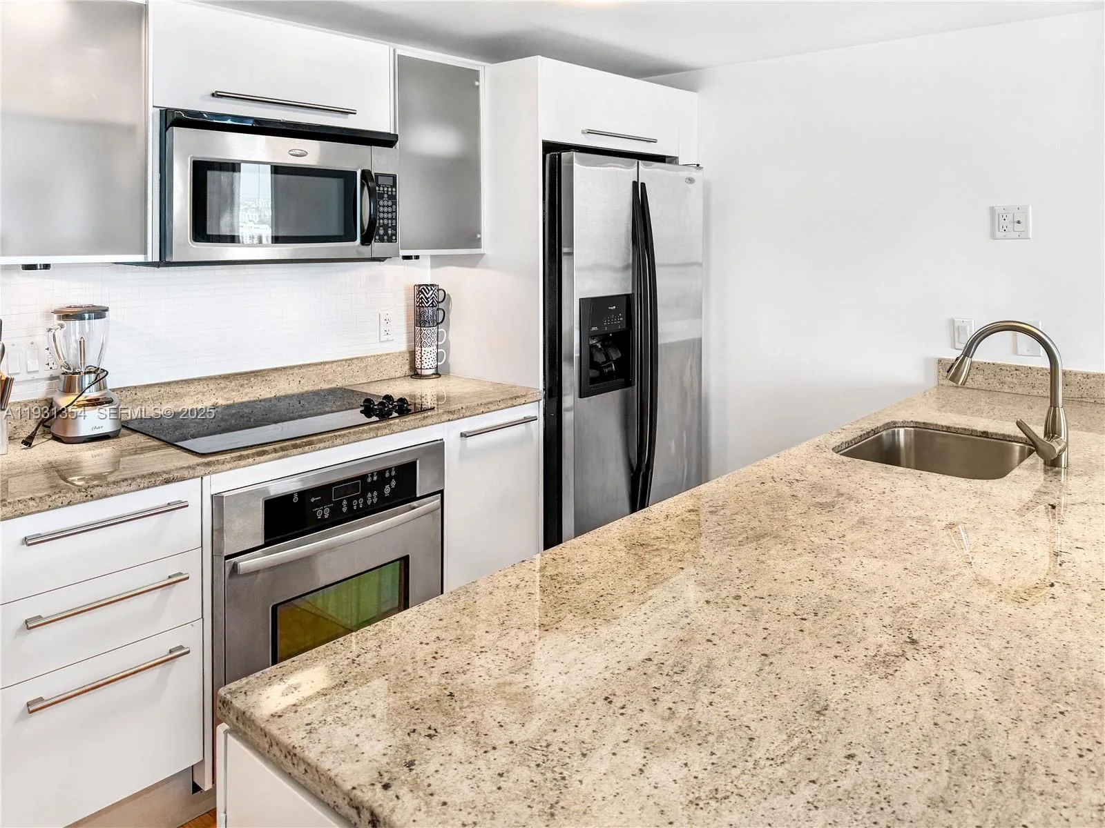 185 SW 7th St # 2701, Miami, FL 33130 photo 2