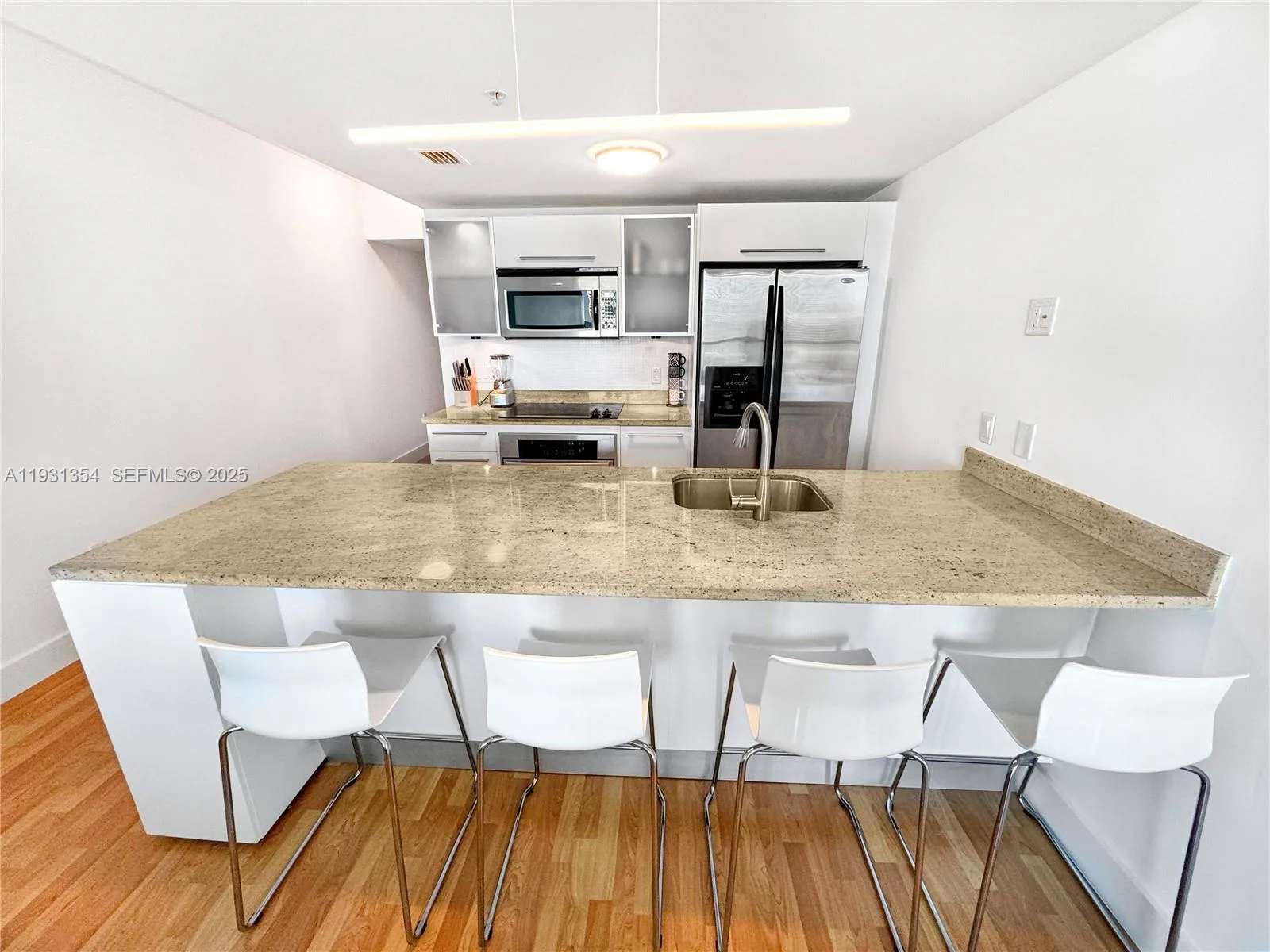 185 SW 7th St # 2701, Miami, FL 33130 photo 3