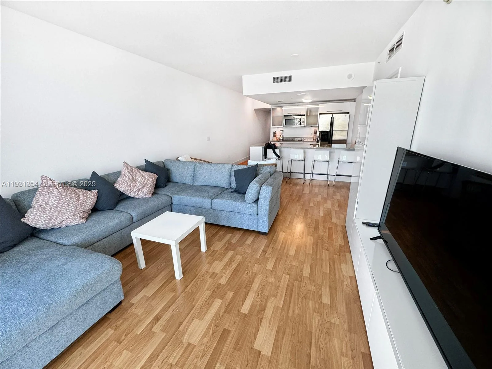 185 SW 7th St # 2701, Miami, FL 33130 photo 7