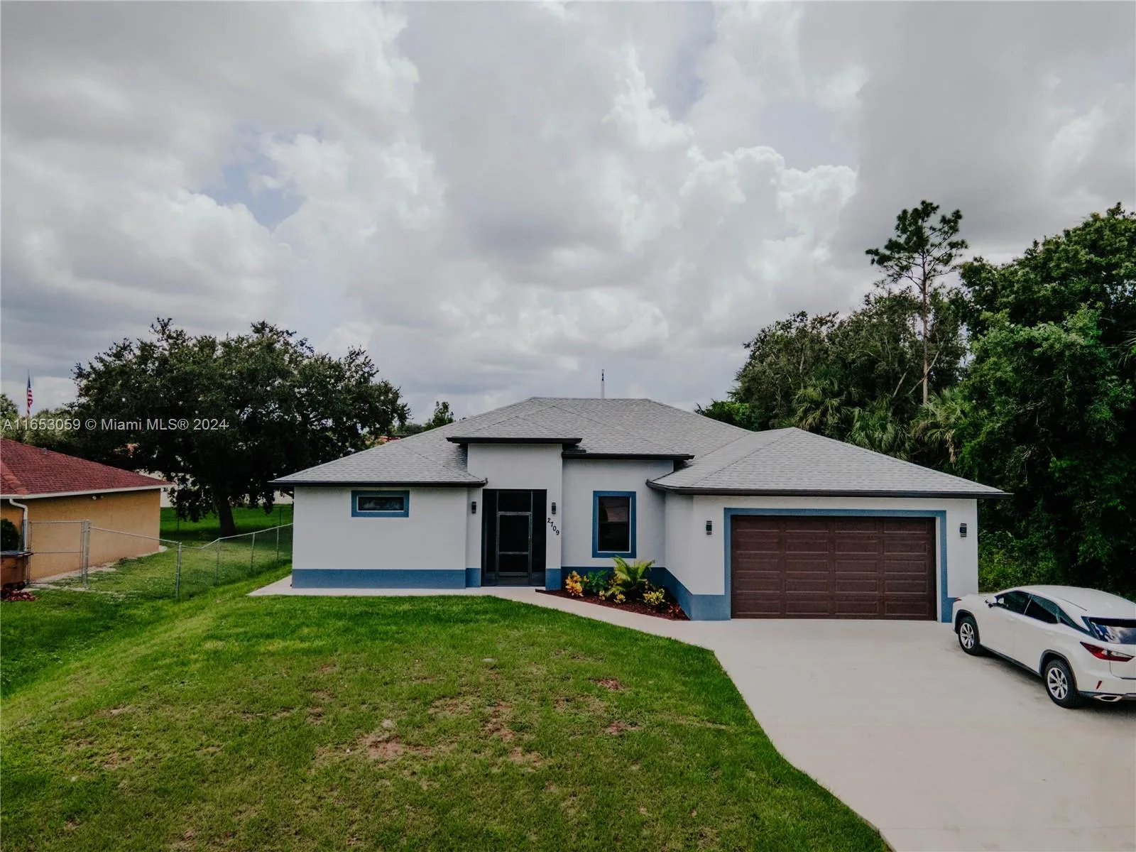 2709 6th st w, Lehigh Acres, FL 33971