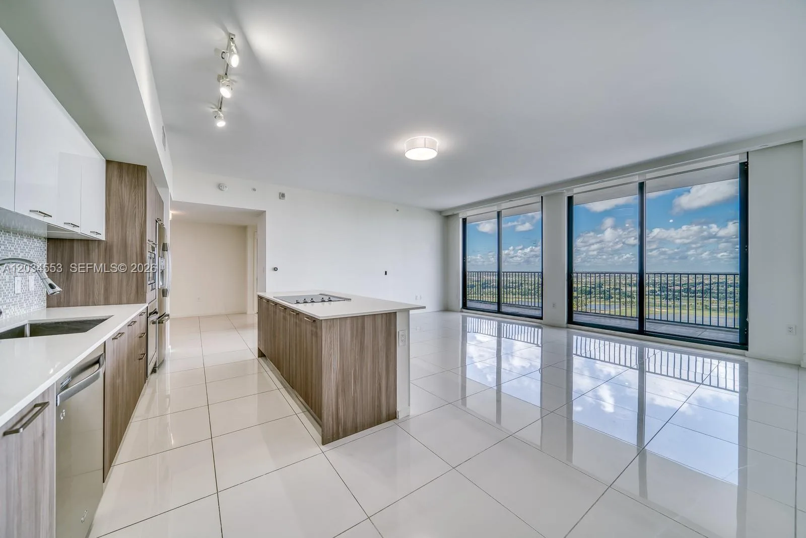 5252 NW 85th Ave # PH2004, Doral, FL 33178