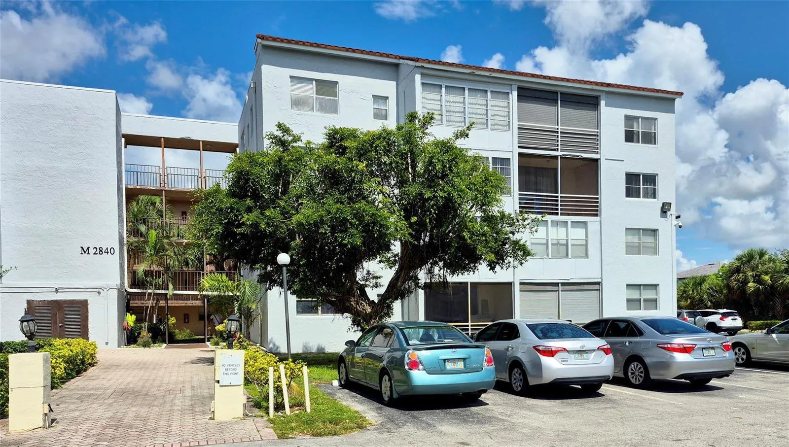 2840 Somerset Drive # 208m, Lauderdale Lakes, FL 33311