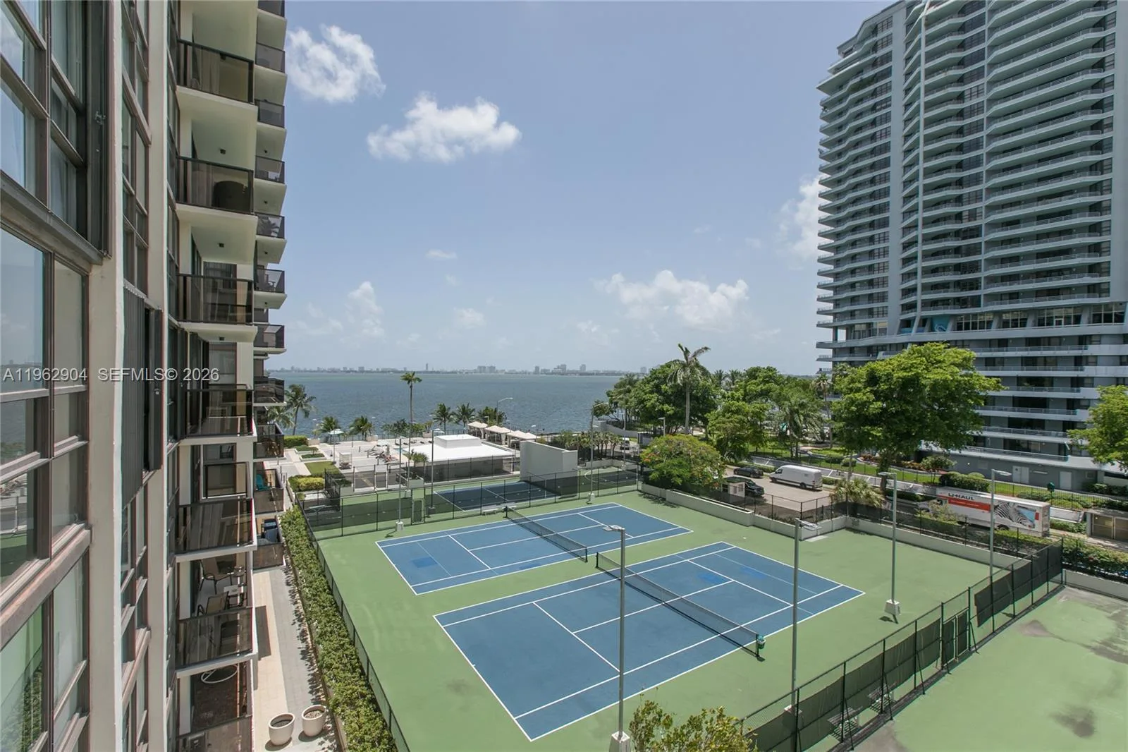 600 NE 36th St # 507, Miami, FL 33137 photo 2