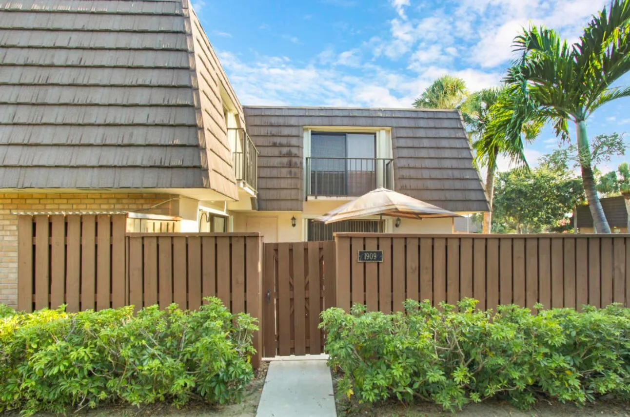 1909 19th Court # 33a, Jupiter, FL 33477