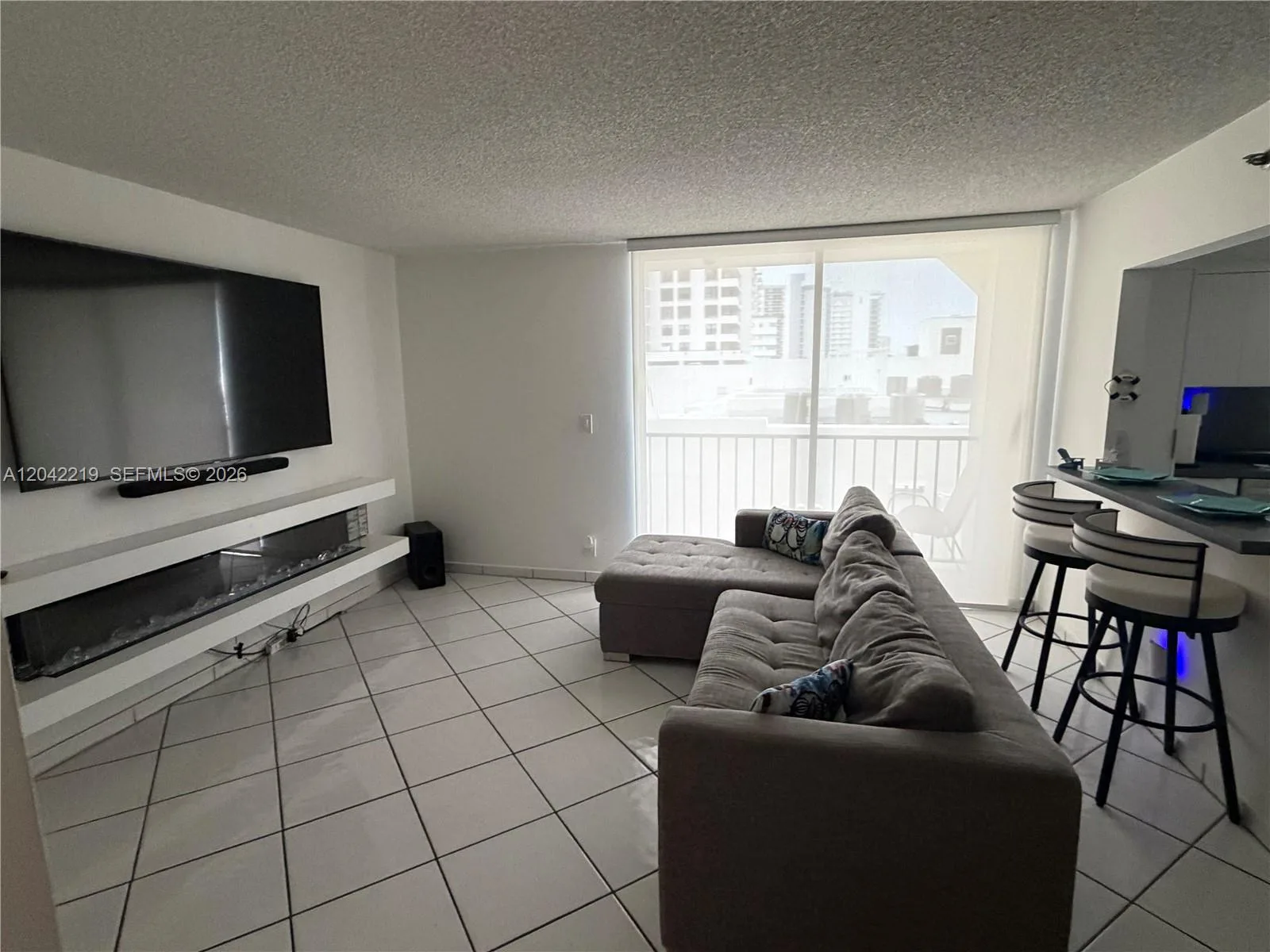 2625 Collins Ave # 420, Miami Beach, FL 33140