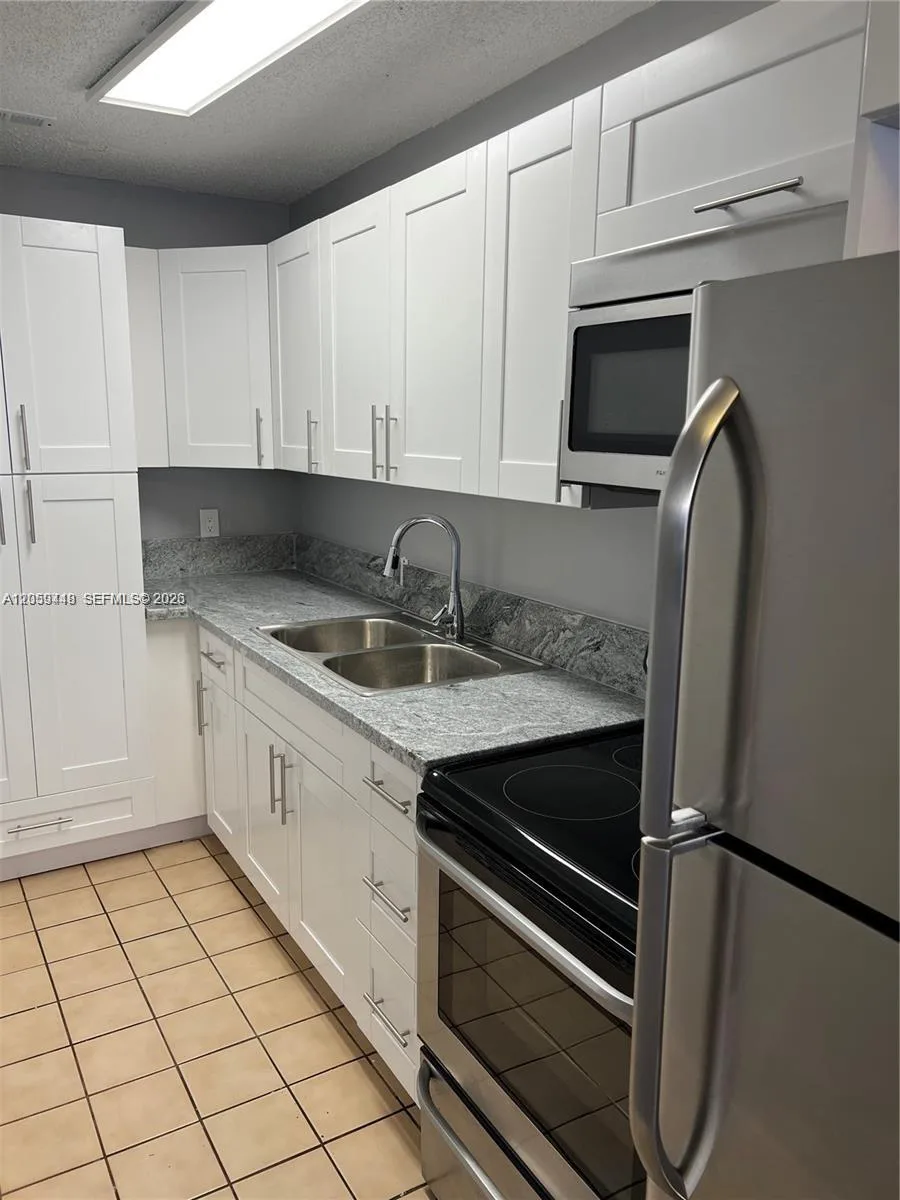 645 W 68th St # 645, Hialeah, FL 33014 photo 2