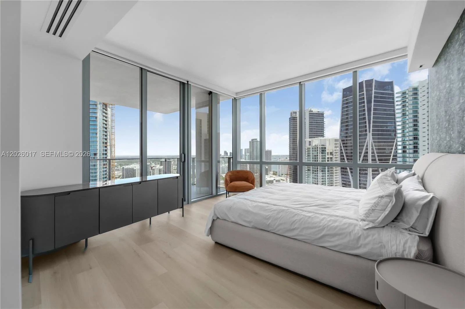 851 NE 1st Ave # 4201, Miami, FL 33132 photo 2