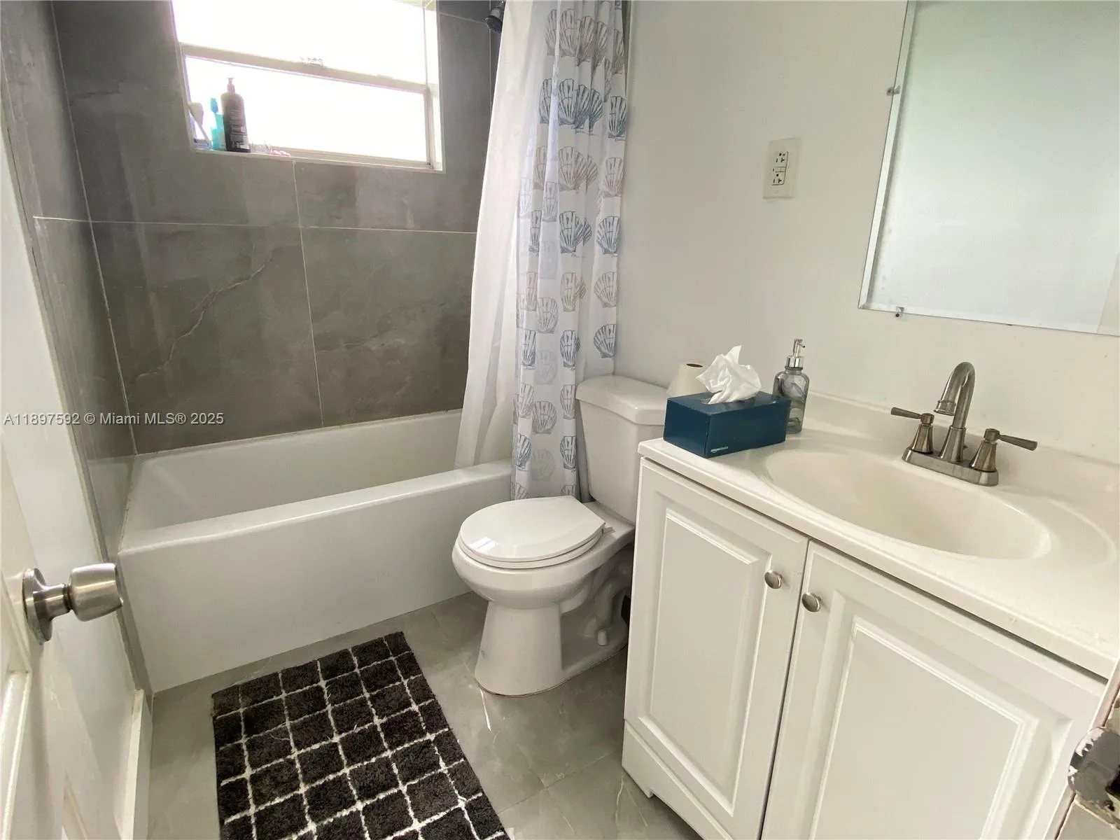 1121 NE 214th St, Miami, FL 33179 photo 10