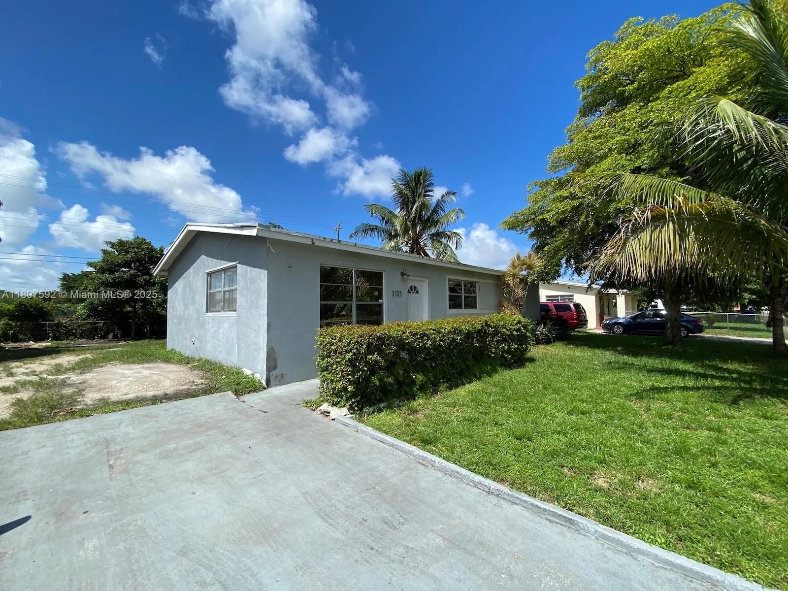 1121 NE 214th St, Miami, FL 33179 photo 3