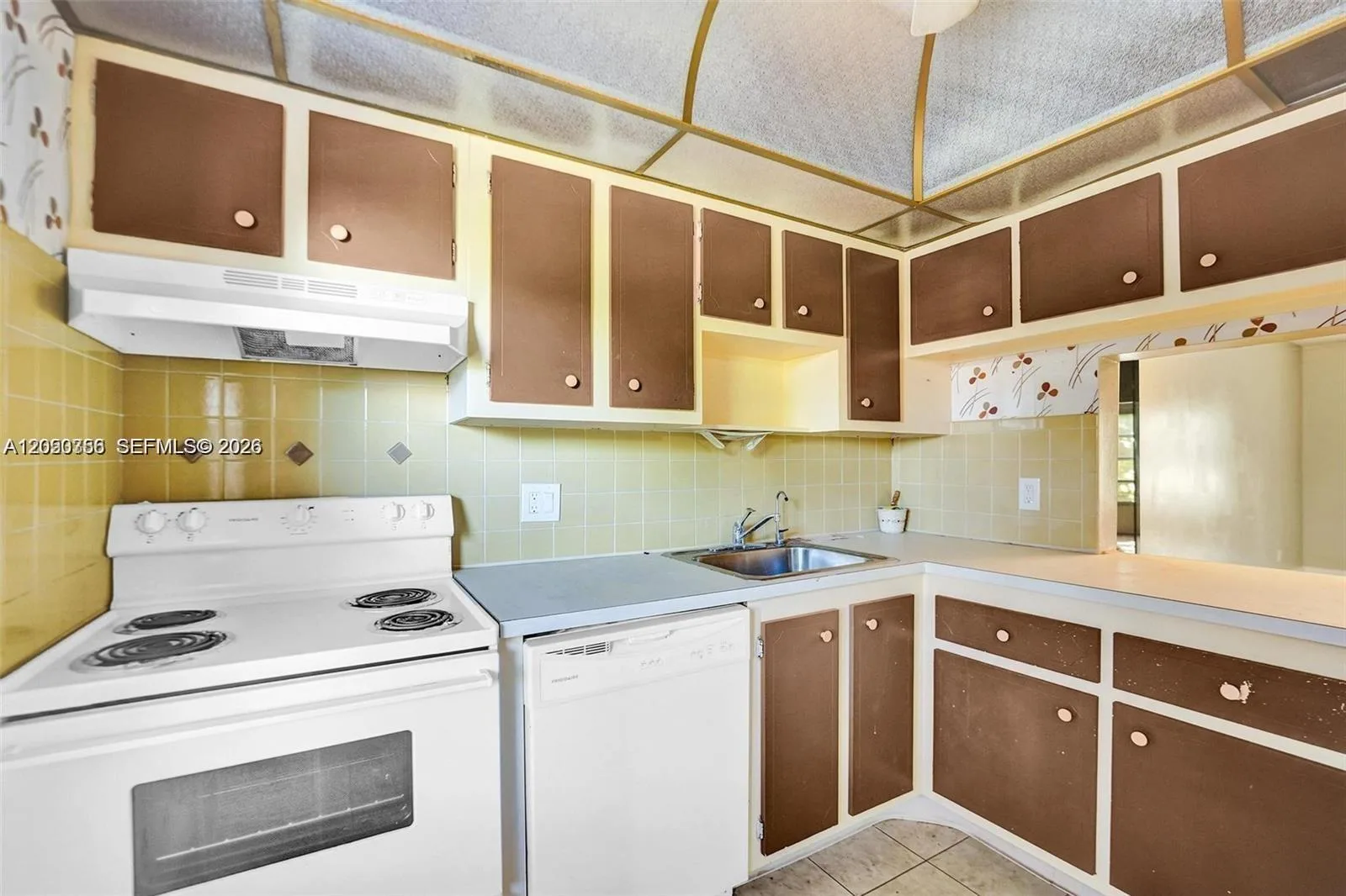 1030 Country Club Dr # 405, Margate, FL 33063 photo 6