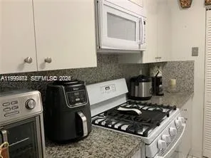1300 W 53rd St # 19, Hialeah, FL 33012 photo 6