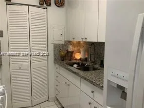 1300 W 53rd St # 19, Hialeah, FL 33012 photo 7