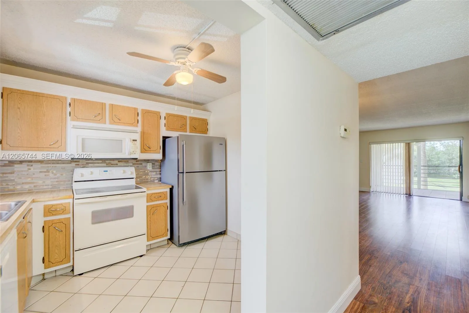 9233 SW 8th St # 208, Boca Raton, FL 33428 photo 2