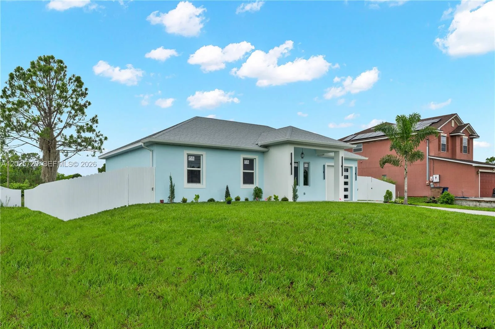 546 E Louisville St, Lehigh Acres, FL 33974