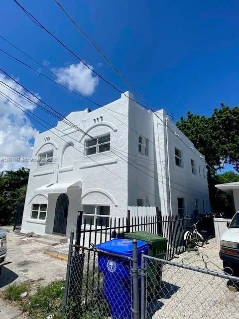 27 NE 60th Ter, Miami, FL 33137 photo 10