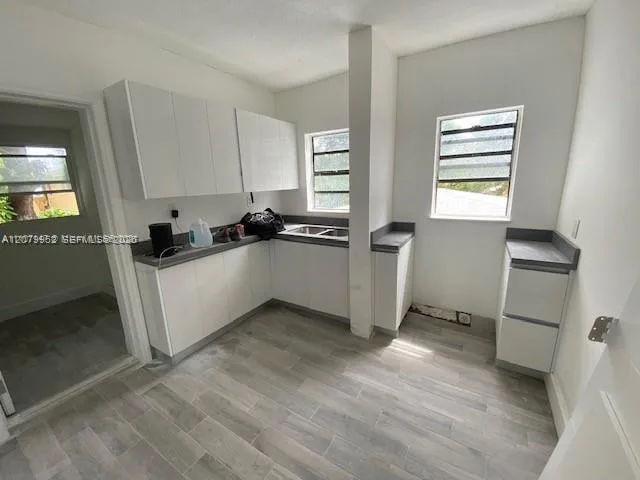 27 NE 60th Ter, Miami, FL 33137 photo 11