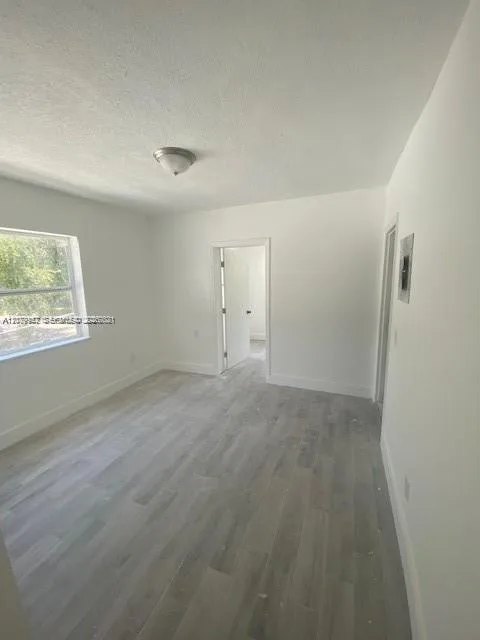 27 NE 60th Ter, Miami, FL 33137 photo 12